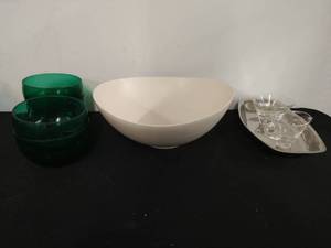 lot 107 image: Collection of Vintage Kitchen Items