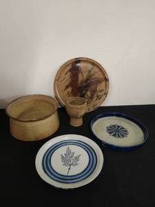 lot 123 image: Five Pieces of Stoneware Pottery Items