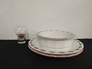 lot 128 image: Porsgrund Hearts and Pines- Serving Items