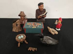 lot 148 image: Collection of Vintage Decor