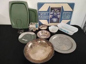 lot 156 image: Collection of Vintage Entertaining Items