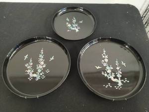 lot 175 image: Three Vintage Asian Style Plates