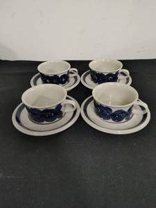 lot 10 image: Finnish Stoneware by Arabia- Latte Cups with Saucers