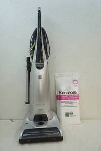 lot 5 image: Kenmore ,vacuum bags