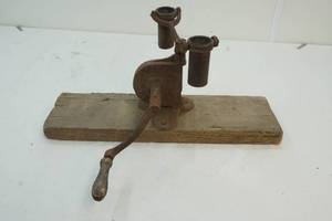 lot 6 image: Antique Babcock cream separator