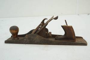 lot 16 image: vintage USA jack plane