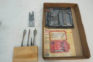 lot 18 image: Drill bit set, bit tip set