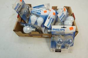 lot 45 image: Phillips light bulbs