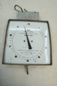 lot 59 image: vintage Hanson scale
