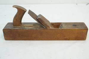 lot 62 image: Antique Auburn wood plane
