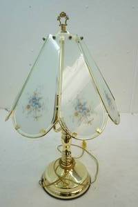 lot 69 image: lamp