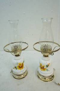 lot 108 image: vintage lamps