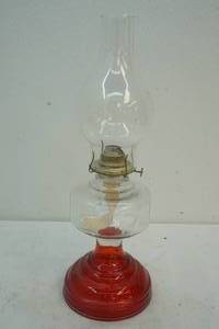 lot 109 image: vintage oil lamp
