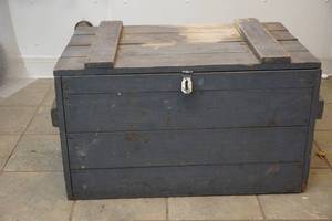 lot 117 image: vintage US Navel base cargo crate