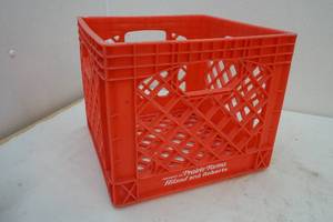 lot 125 image: prairie farms milk crate