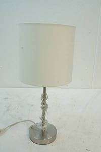 lot 139 image: table lamp