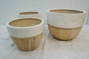 lot 146 image: planters