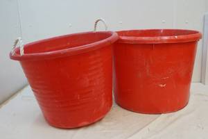 lot 148 image: tubs