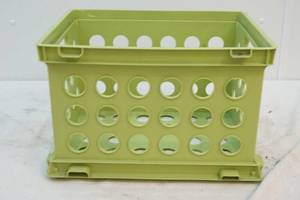 lot 149 image: plastic crate