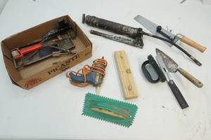 lot 160 image: grease gun