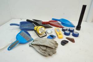 lot 191 image: flashlights