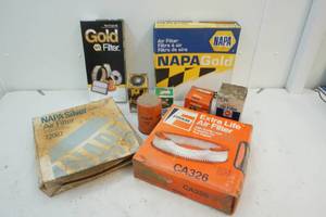 lot 195 image: air and oil filters