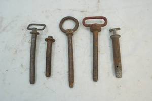 lot 242 image: hitch pins