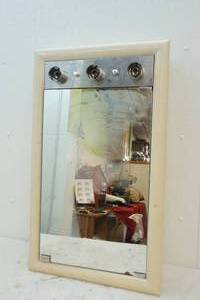 lot 271 image: medicine cabinet