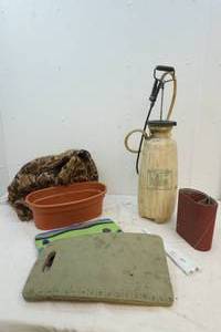lot 272 image: hand sprayer