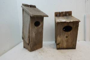 lot 279 image: birdhouses