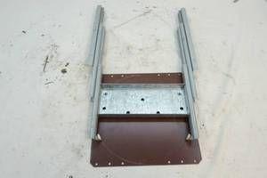 lot 282 image: drawer slide