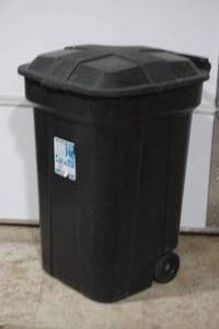 lot 295 image: trash can