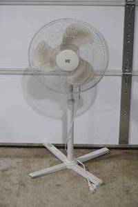 lot 315 image: floor fan
