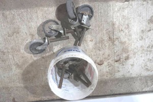 lot 318 image: scaffolding rollers