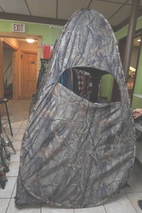 lot 332 image: Ameristep Camo ground blind