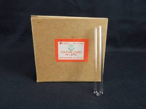 lot 20 image: Box of 72 Mercer Glass Works Merco 100 x 13 MM Pyrex Glass Culture Test Tubes
