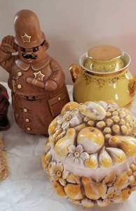 lot 94 image: Lot of 4 Vintage Cookie Jars
