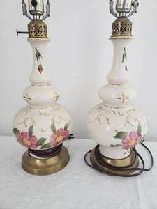 lot 18 image: Vintage Bedside Lamps