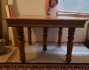 lot 99 image: Vintage Oak Dining table