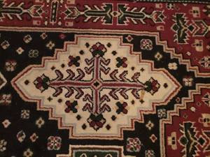 lot 51 image: Traditional Oriental Rug