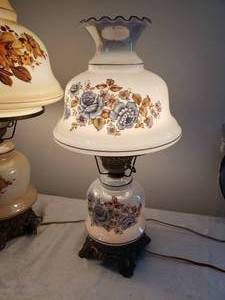 lot 20 image: Retro Hurricane Lamp Pairing