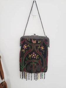 lot 12 image: Vintage Purse Collection of Four