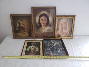 lot 174 image: Religious Art Miniatures Bundle