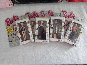 lot 38 image: Vintage Barbie Collection B
