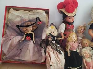 lot 41 image: Antique Dolls Bundle