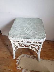 lot 142 image: Traditional Wicker Side Table