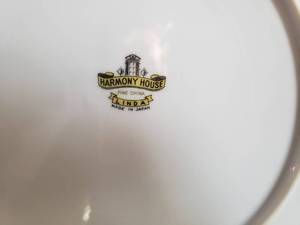 lot 143 image: Harmony House China Linda
