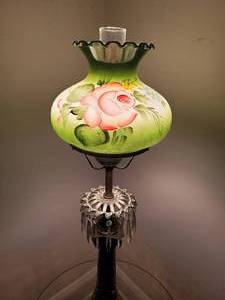 lot 2 image: Stunning Hollywood Regency Glass Parlor Table