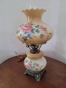 lot 52 image: Vintage Victorian Hurricane Lamp- Tan