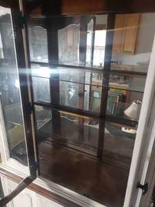 lot 72 image: White Traditional China Cabinet